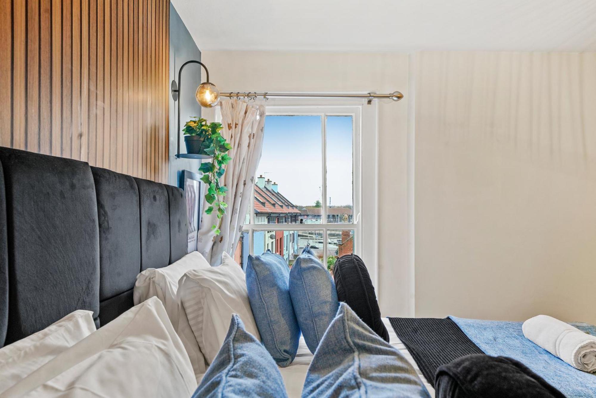 The Penthouse On Iconic Harbourside Bristol
